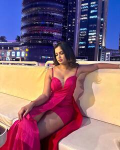 Ariyana Glory : దుబాయ్​లో చిల్​ అవుతున్న అరియానా.. ఫస్ట్ డే ఇన్ దుబాయ్ అంటూ పోస్ట్