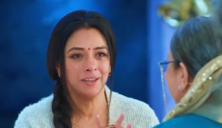 1. अब तक आपने देखा कि अनुपमा को नौकरी से निकाल दिया गया था. लेकिन लेकिन यशपाल की मां की मदद से अनुपमा को फिर से उसकी नौकरी वापस मिल गई है और वो इसे लेकर काफी खुश है.