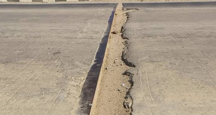 Mehsana Road Controversy: one and half feet gap between three channel on the mehsana bypass highway bridge Mehsana: શહેરના મોટા બ્રિજ પર ગાબડા પડતાં પૂર્વ સાંસદ જુગલજી ઠાકોરે ઉઠાવ્યા સવાલો, ચેનલો અડધો ફૂટ ખસી