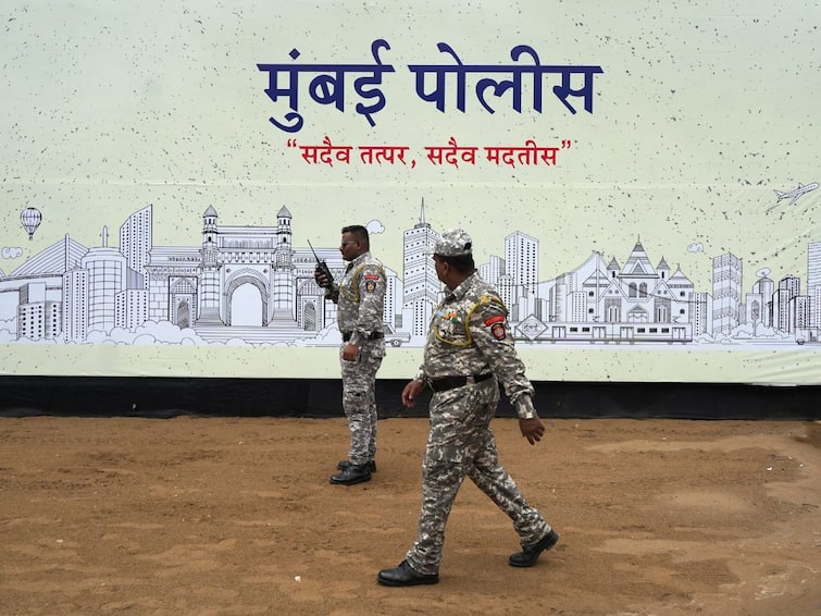 Mumbai police ban possession of weapons and delivery of harangues in city till February 9 Mumbai Police Enforce Temporary Ban On Weapons, Delivery Of Harangues Until Feb 9