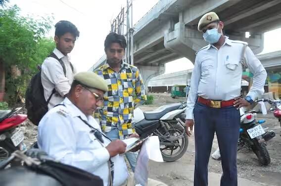 ડ્રાઇવિંગ લાઇસન્સ સામાન્ય રીતે ડ્રિંક એન્ડ ડ્રાઇવ, રેડ લાઈટ જમ્પિંગ અને ઓવર સ્પીડિંગ માટે જપ્ત કરવામાં આવે છે. આ સાથે ચલણ પણ કાપવામાં આવે છે.