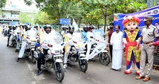கேலோ இந்தியா பிரச்சார வாகனத்தை திருச்சியில் கொடி அசைத்து தொடங்கி வைத்த மேயர் அன்பழகன்