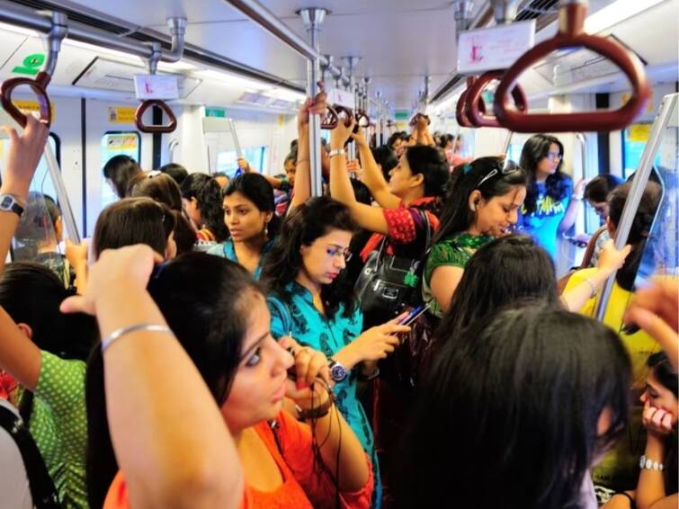 book Kochi Metro tickets via WhatsApp know full details here Metro Tickets : వాట్సాప్‌లోనే మెట్రో టికెట్స్‌ బుక్ చేసుకోవచ్చు, 50% డిస్కౌంట్ కూడా