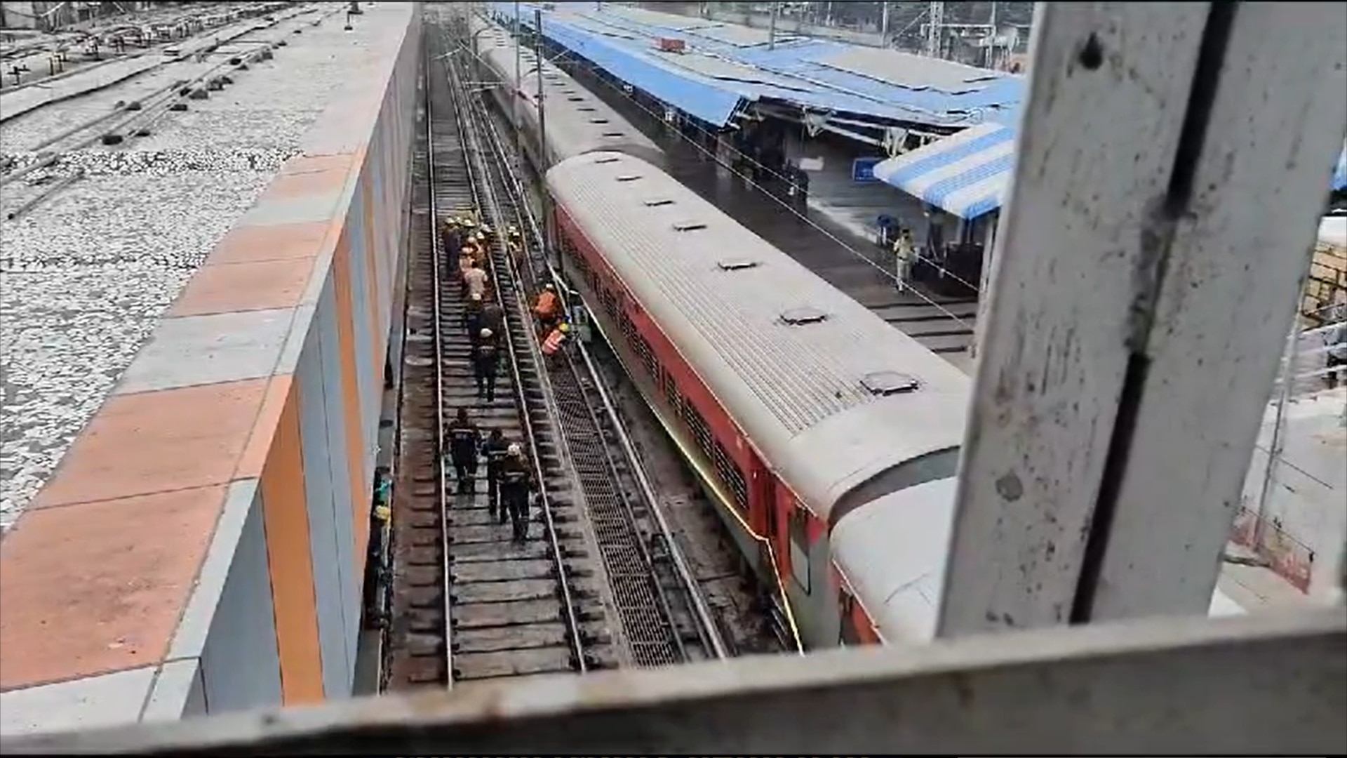 Charminar Express : నాంపల్లిలో పట్టాలు తప్పిన చార్మినార్ ఎక్స్‌ప్రెస్‌