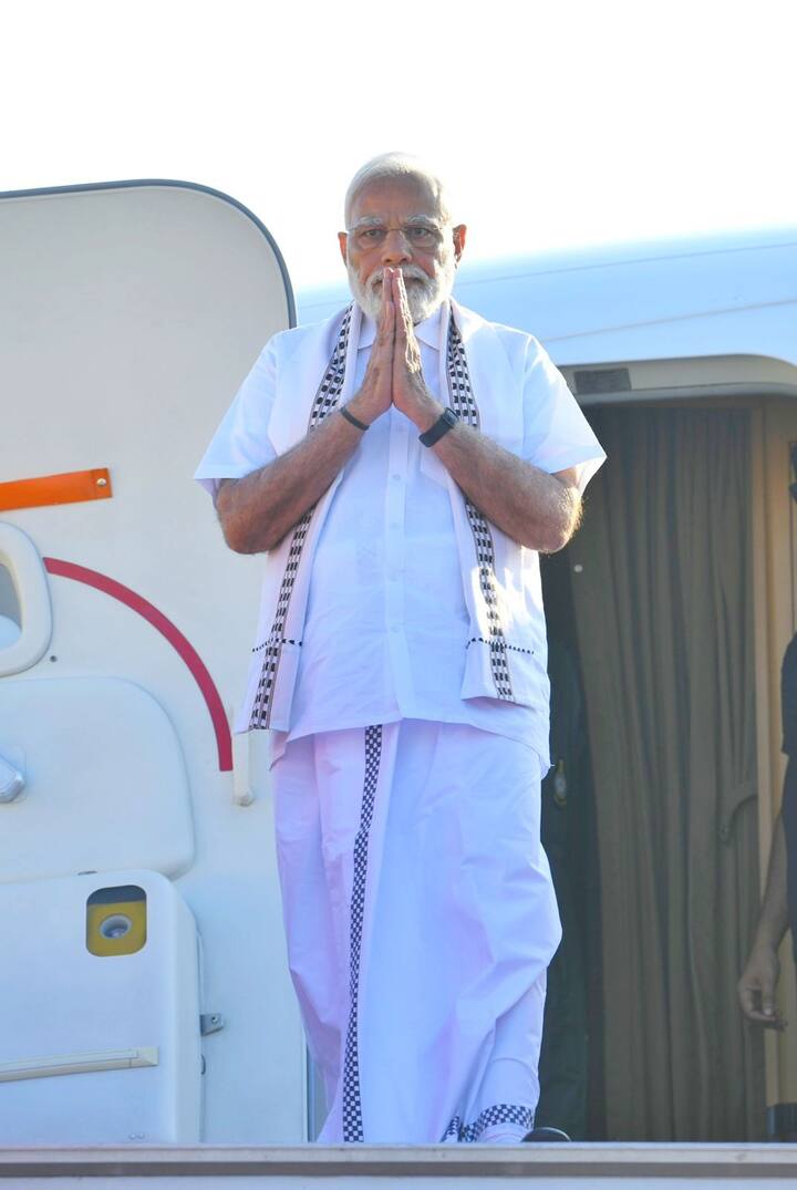 २ हजार कोटींच्या रेल्वे प्रकल्पांचं उद्घाटन, खारकोपर ते उरण रेल्वेसेवेचं मोदींकडून उद्घाटन