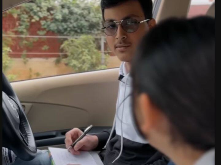 इसके बाद लड़का बताता है कि मैं तुम्हारे पापा से पैसे मांगने के लिए उन्हें लेटर लिख रहा हूं. इस लेटर को तुम्हारे घर के बाहर रख आएंगे. इसके बाद लड़की कहती लेकिन अंकल लेटर तो हवा से उड़ जाएगा.