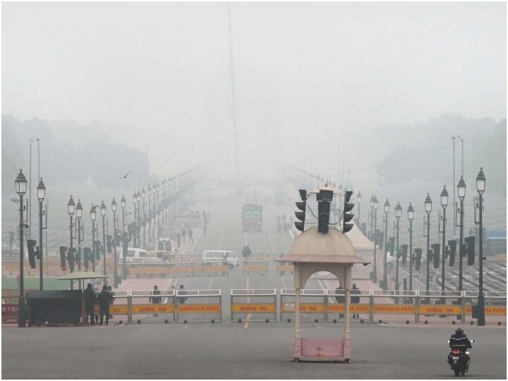 शुक्रवार सुबह को कोहरा छाया रहेगा, जबकि गुरुवार की सुबह काफी ठंडक भरी रही और कोहरा छाया रहा.