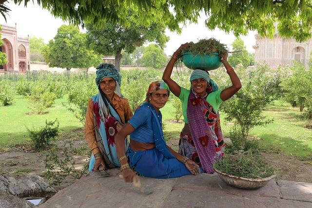 इस योजना का नाम लाडली बहना योजना है, जिसकी नए साल की पहली किस्त एक दिन पहले ही जारी हुई है.