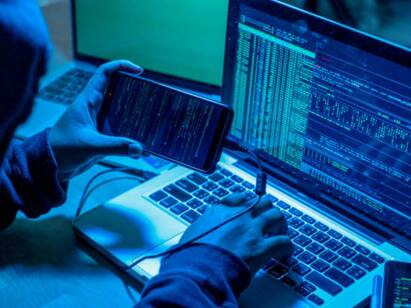 Cyber Crime Complaint : જો કોઈ તમને વોટ્સએપ પર વીડિયો કોલ કરીને બ્લેકમેલ કરવાનો પ્રયાસ કરે છે. તો તમારે તેની ધમકીથી ડરવાની જરૂર નથી.