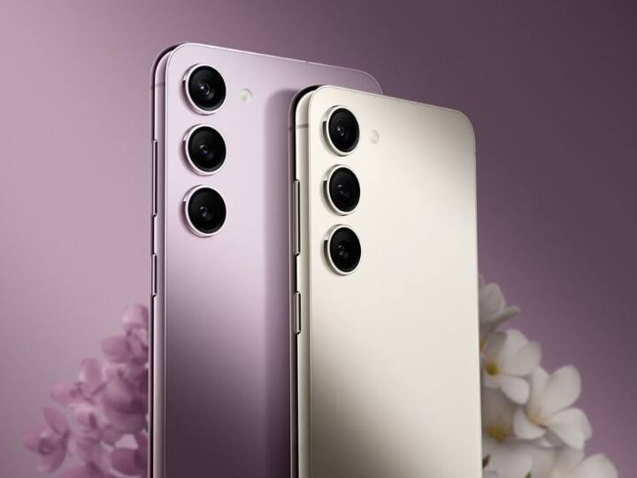 Samsung Galaxy S23+ की कीमत में भी कंपनी ने 10,000 रुपये की कटौती की है. इस फोन का पहला वेरिएंट 8GB RAM + 256GB स्टोरेज का है, जिसकी कीमत पहले 94,999 रुपये थी, लेकिन अब घटकर 84,999 रुपये हो गई है. इस फोन का दूसरा वेरिएंट 8GB RAM + 512GB स्टोरेज वाला है, जिसकी कीमत पहले 1,04,999 रुपये थी, लेकिन अब इसे 94,999 रुपये में बेचा जा रहा है.