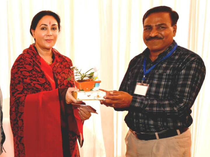 Rajasthan Deputy CM Diya Kumari Bhilwara Visit in Sangam fair Environment Protection ann Rajasthan: दीया कुमारी ने भीलवाड़ा में हरित संगम मेले का किया निरीक्षण, कहा- 'पर्यावरण संरक्षण केंद्र और राज्य सरकार की प्राथमिकता'