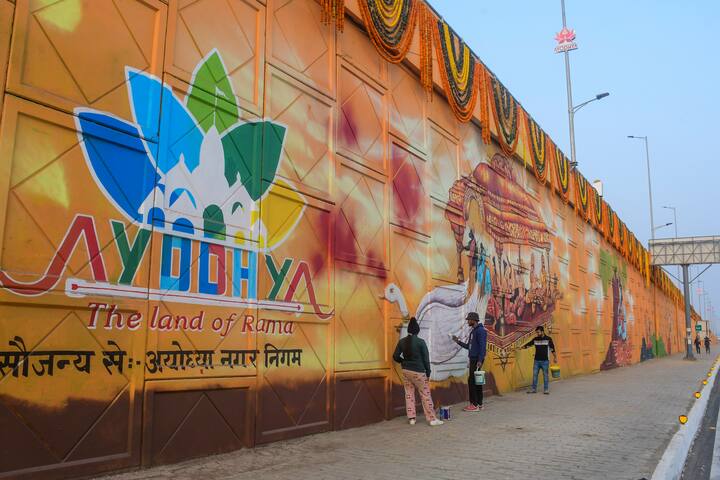 అయోధ్య నగరంలో కొనసాగుతున్న అలంకరణ పనులు