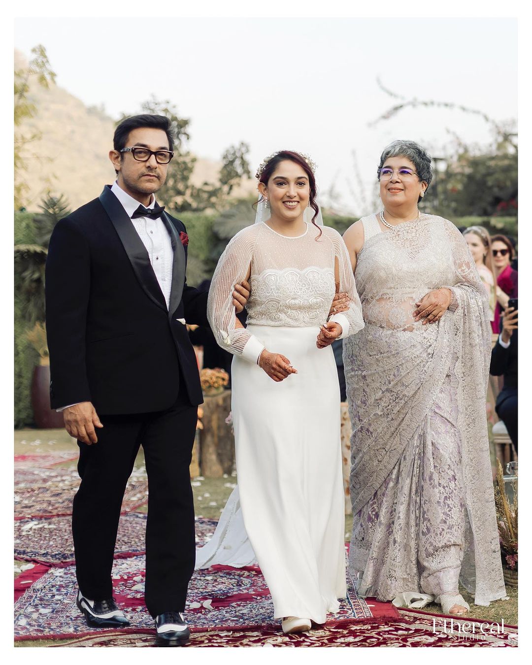 पहले कोर्ट मैरिज, फिर उदयपुर में मेहंदी-संगीत और क्रिश्चियन वेडिंग, बेहद हटकर हुई  Aamir Khan की बेटी आयरा की नूपुर संग शादी, देखें Wedding Album