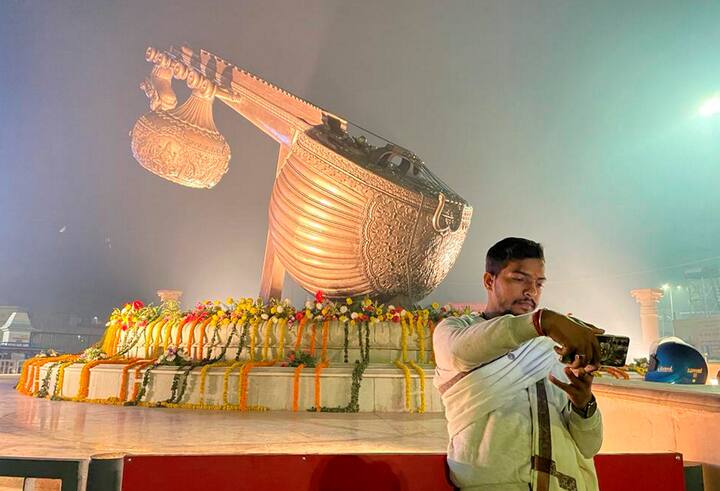 అయోధ్య నగరంలోని లతా మంగేష్కర్ చౌక్ కు అలంకరణ