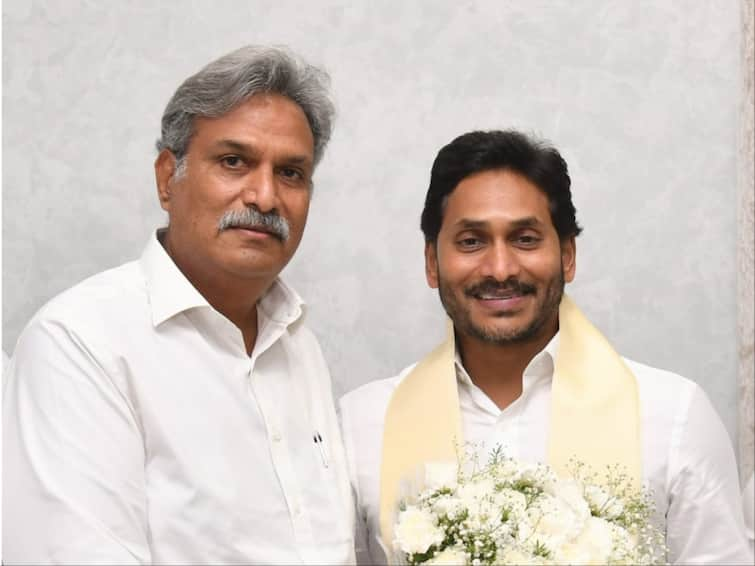 Vijayawada MP Kesineni Srinivas Quits TDP, Meets YSCRP's Jagan Mohan Reddy Vijayawada MP Kesineni Srinivas Quits TDP, Meets YSCRP's Jagan Mohan Reddy