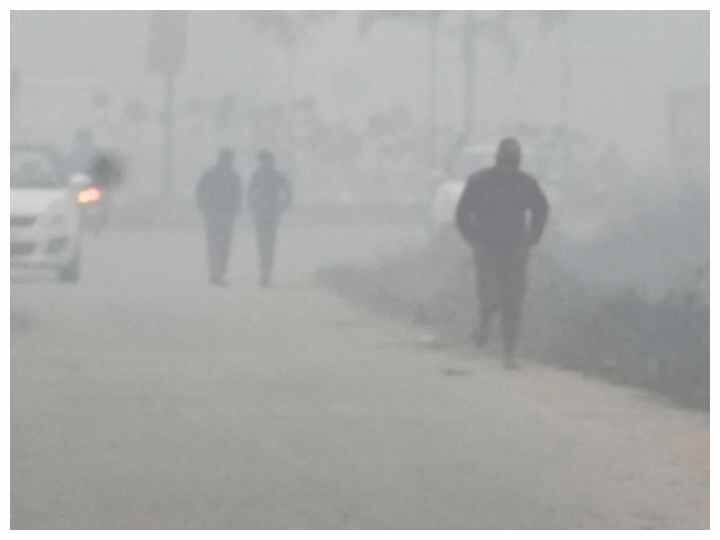 Pakistan Severe Cold weather 36 children died due to pneumonia in Punjab Province authorities ban morning assemblies in school  Cold Weather in Pakistan: पाक‍िस्‍तान में भीषण ठंड से 36 बच्‍चों की मौत, स्‍कूलों में बंद की 'मॉर्न‍िंग असेंबली'