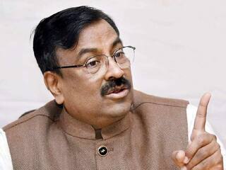 Maharashtra Politics : असेच टीका करत राहिलात तर, उरलेलं दुकान देखील बंद होईल; सुधीर मुनगंटीवारांची ठाकरे गटावर बोचरी टीका