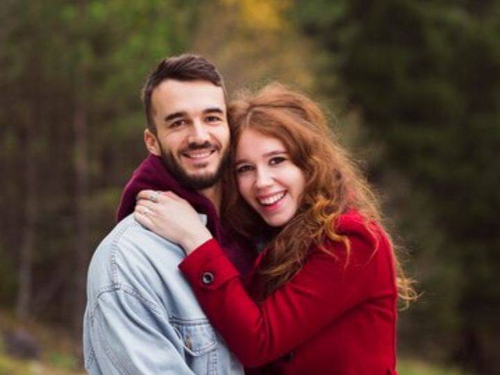 एक बुद्धिमान व्यक्ति कभी भी अपने साथी को ध्यान न देने की गलती नहीं करता. उसे पता होता है कि उसके साथी की मूल्य क्या हैं. वह कभी भी ऐसी गलती नहीं करेगा कि वह अपने साथी को किसी के सामने ध्यान न दें.