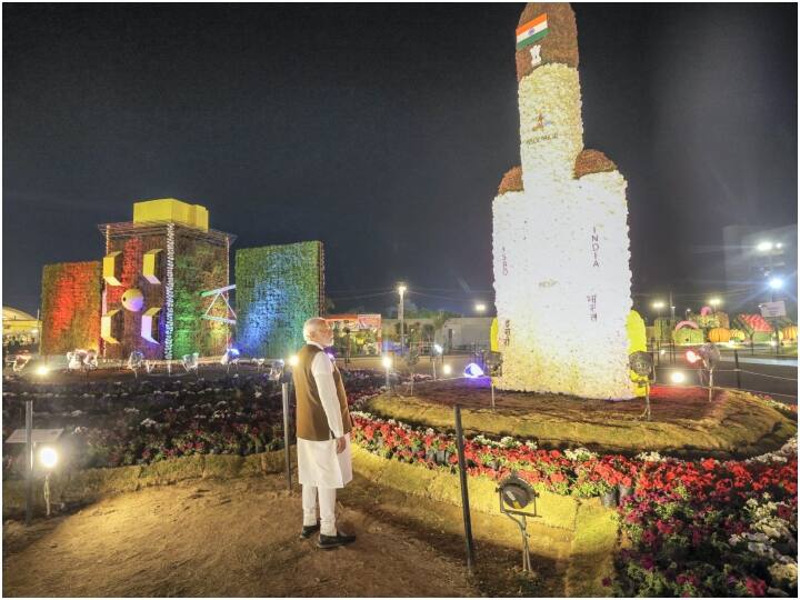 इस फ्लावर शो का आयोजन अहमदाबाद नगर निगम द्वारा रिवरफ्रंट पर किया गया है.