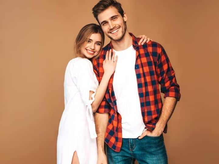 हर समझदार व्यक्ति अच्छी तरह जानते है कि किसी के लुक्स पर टिप्पणी करना उचित नहीं है. ऐसे में, यदि साथी की लुक्स पर कुछ भी ऐसा कहा जाए जो उसकी आत्मसम्मान को चोट पहुंच सकती है, तो बेहतर है कि कुछ भी नहीं कहा जाए.