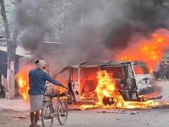 हाजीपुर ने तेज रफ्तार गाड़ी ने पांच लोगों को रौंदा, आक्रोशित भीड़ ने वाहन को किया आग के हवाले