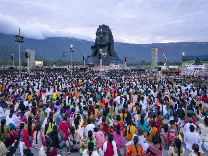 Last year 2023 80 lakh people visited Adiyogi, who is one of the spiritual symbols of Tamil Nadu 2023-ம் ஆண்டில் 80 லட்சம் பேர் ஆதியோகியை காண வருகை.. ஜனவரி 1ல் மட்டும் எவ்வளவு பேர் தெரியுமா?