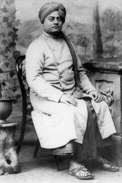 Swami Vivekananda: 'সুখ অপেক্ষা বরং দুঃখ অধিকতর শিক্ষা দেয়', কর্মযোগ প্রসঙ্গে স্বামীজির অমোঘ বাণীই যেন জীবনের পাথেয়