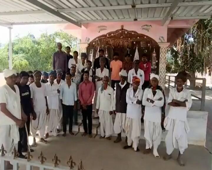 If you are caught drinking or selling alcohol in banaskantha pathamda village of Gujarat, you have to donate to the cowshed બનાસકાંઠાના આ ગામમા દારૂ પીતા કે વેચતા પકડાયા તો ગૌશાળામાં કરવું પડશે દાન, દારૂના દૂષણ સામે ગામનું બંધારણ