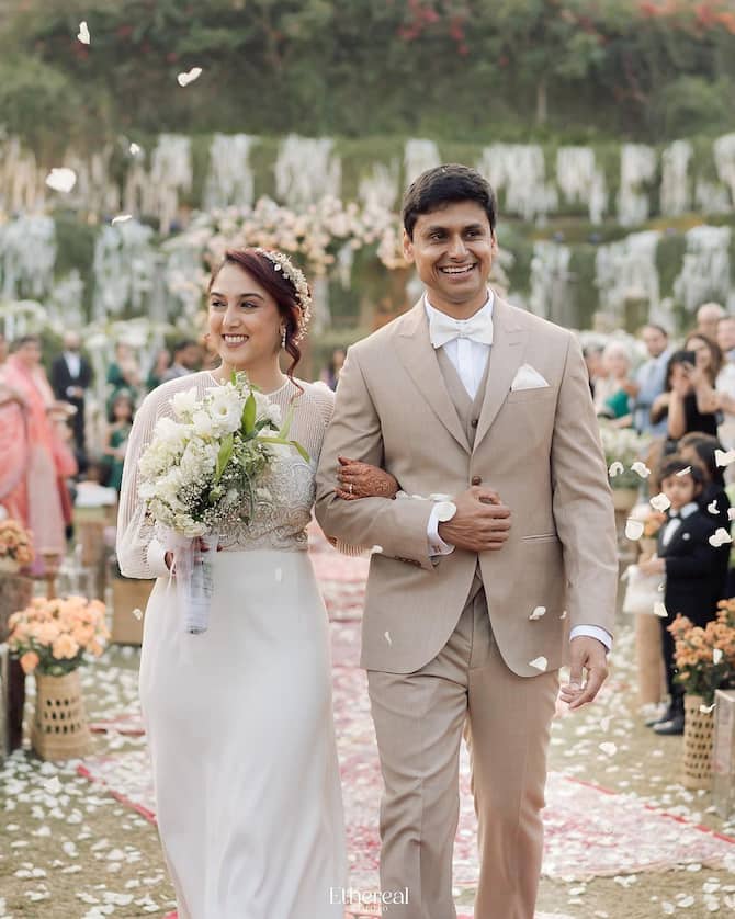 Ira Khan Nupur Shikhare Wedding Photos Aamir Khan Dancing With Ira Khan, Ira  Nupur Kiss And More