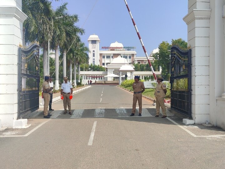 பெரியார் பல்கலை.,க்கு ஆளுநர்  வருகை...காவல்துறையினர் அதிரடி சோதனை