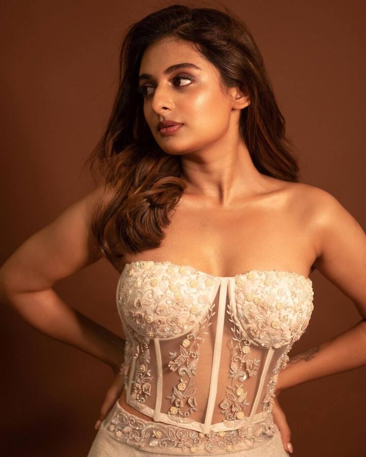 ఈ సినిమాలో వెంకటేష్ చిన్న కూతురిగా ఎంతో క్యూట్ గా కనిపించింది.