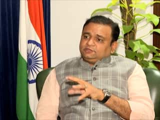विधानसभा अध्यक्ष राहुल नार्वेकर हे स्वतःच्या कामासाठी कार्यालय वापरतात, ठाकरे गटाचा आरोप 