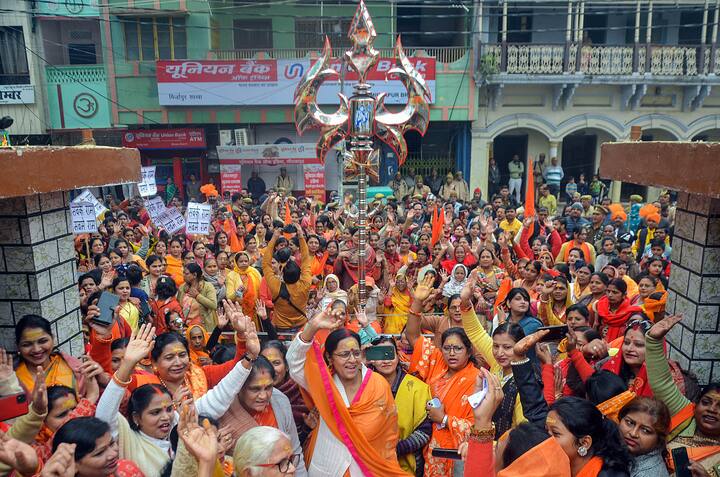 అయోధ్యలో కొనసాగుతున్న ఆధ్యాత్మిక సంబరాలు