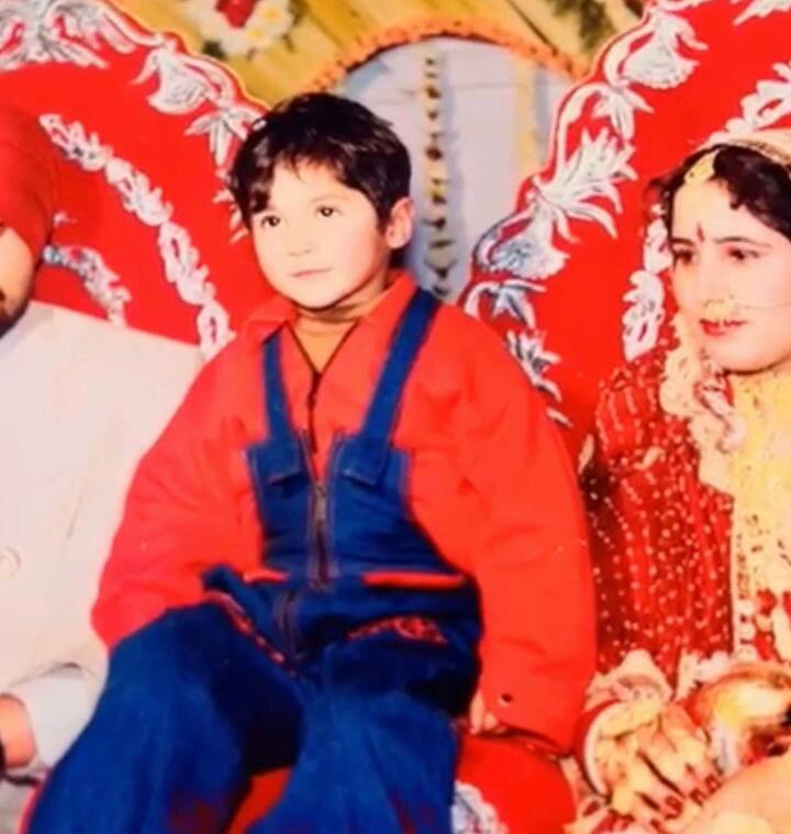 ਅਸੀਂ ਗੱਲ ਕਰ ਰਹੇ ਹਾਂ ਸ਼ਹਿਨਾਜ਼ ਗਿੱਲ ਦੀ, ਜਿਸ ਨੇ ਪੰਜਾਬ ਦੇ ਛੋਟੇ ਜਿਹੇ ਪਿੰਡ ਤੋਂ ਬਾਲੀਵੁੱਡ ਤੱਕ ਦਾ ਸਫਰ ਤੈਅ ਕੀਤਾ ਹੈ।