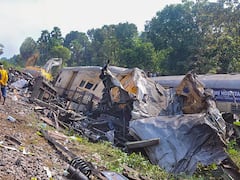 Railway Insurance: ट्रेन दुर्घटना में कट गया है हाथ या पैर तो इतने लाख रुपये का मिलता है मुआवजा