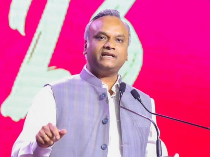 'जब शंकराचार्य नहीं जा रहे तो...', राम मंदिर को लेकर BJP के हमलों पर प्रियांक खरगे का जवाब ram mandir inauguration Congress leader Priyank Kharge On shankaracharya criticism of Mandir event 'जब शंकराचार्य नहीं जा रहे तो...', राम मंदिर को लेकर BJP के हमलों पर प्रियांक खरगे का जवाब