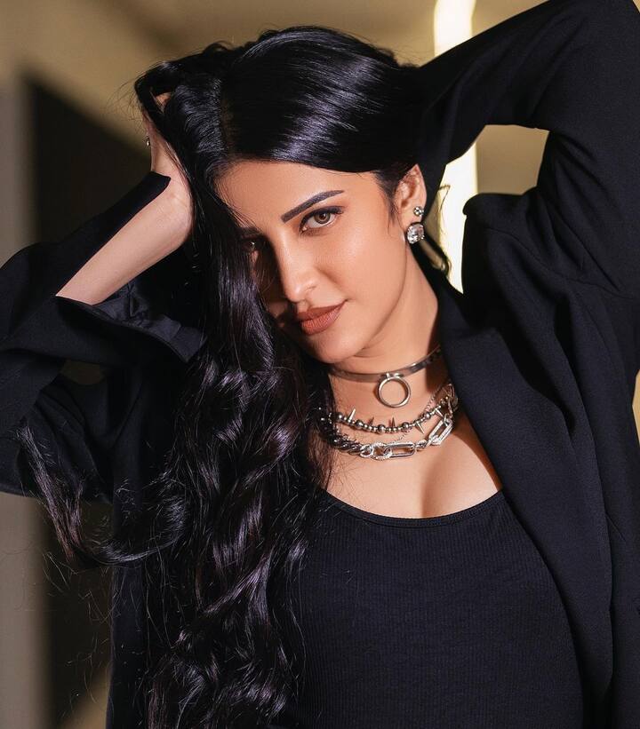 Shruti Haasan Photo: શ્રુતિ હાસન આજે ટોલીવૂડની સૌથી પ્રિય અભિનેત્રીઓમાંની એક છે. તાજેતરમાં તે સલારમાં જોવા મળી હતી.