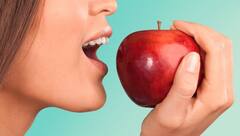 Oral Health: દાંત અને પેઢાંના સ્વાસ્થ્ય માટે ડાયટમાં સામેલ કરો આ 8 સુપરફૂડ, જાણો સેવનથી થતાં અદભૂત ફાયદા