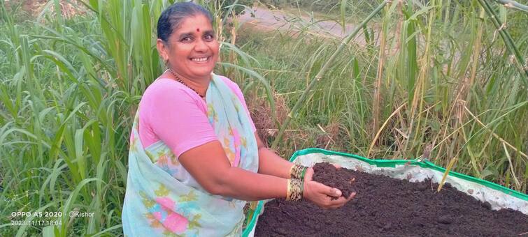 Success Story woman farmer made economic progress through vermicomposting गांडूळ खताद्वारे शोधला प्रगतीचा मार्ग, 43 वर्षीय महिलेचा नाविण्यपूर्ण प्रयोग