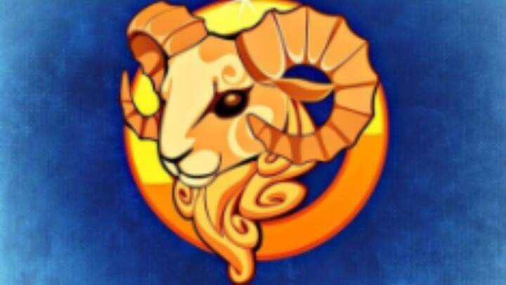 বৃষ--আগামীকাল কিছুটা ঝক্কির কাটতে পারে। পেশাদাররা কোনও গুরুত্বপূর্ণ কাজ ফেলে রাখবেন না। অল্পবয়সীদের ক্ষেত্রে দিনটি ভালো কাটার সম্ভাবনা রয়েছে, তবে কাজের ক্ষেত্রে যেন কোনও ত্রুটি না থাকে সে দিকে খেয়াল রাখতে হবে। পরিবারের বয়স্ক সদস্যদের সম্মান করুন। পরিবারের ছোটরাও তাঁদের আশীর্বাদ পাবেন, জীবনে উপযুক্ত সাফল্য আসবে।