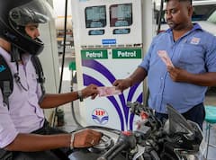 यूपी-बिहार समेत देश के इन राज्यों में पेट्रोल-डीजल हुआ सस्ता, जानें कितनी आई गिरावट