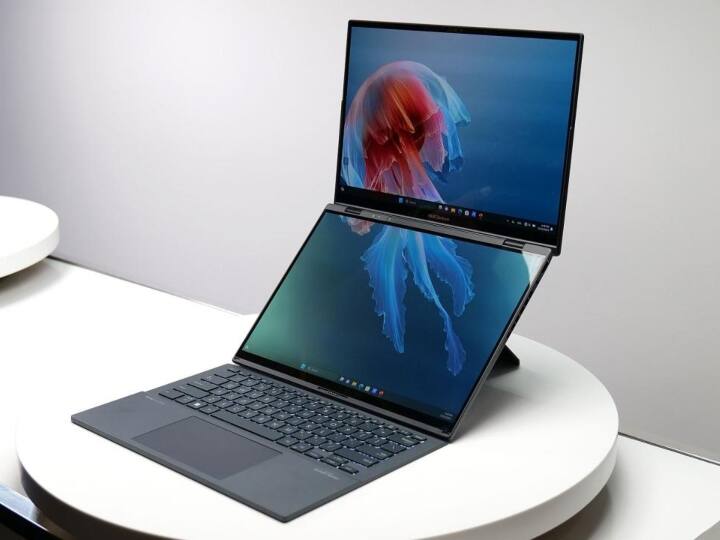 इस लैपटॉप में कंपनी ने 75W की बैटरी गई है. कंपनी का दावा है कि यूजर्स इस लैपटॉप की दोनों स्क्रीन को लगातार यूज करेंगे तो भी 10.5 यानी साढ़े दस घंटे का बैकअप मिलेगा. इसमें कनेक्टिविटी के लिए HDMI पोर्ट, 3.5mm ऑडियो जैक, यूएसबी ए 3.2 और 2 थंडरबोल्ड दिए गए हैं.