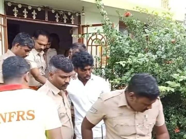 Karur news Mentally challenged youth threatened to commit suicide - TNN மனநலம் பாதிக்கப்பட்ட இளைஞர் தற்கொலை மிரட்டல் - கரூரில் பரபரப்பு