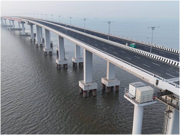 ब्रिज के निर्माण में 17849 करोड़ रुपये खर्च हुए हैं. मुंबई से नवी मुंबई पहुंच पाएंगे, इसके लिए सिर्फ 20 मिनट लगेंगे.