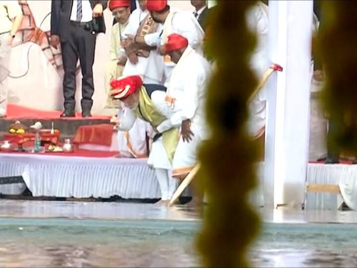 प्रभू श्रीराम 14 वर्षे वनवासात असताना त्यांनी नाशिकच्या पंचवटी येथे वास्तव्य केलं होतं