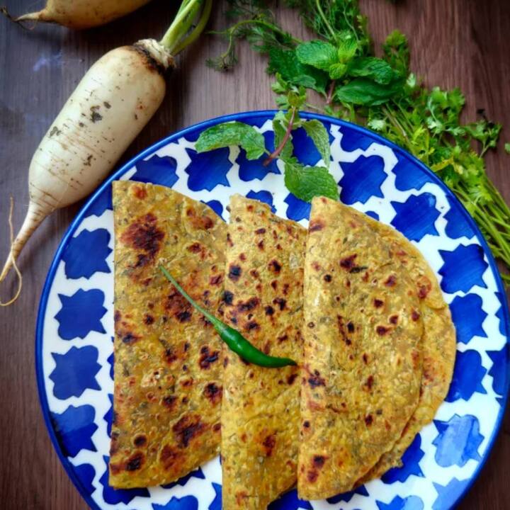 ਮੂਲੀ ਨੂੰ ਐਂਥੋਸਾਇਨਿਨ ਦਾ ਚੰਗਾ ਸਰੋਤ ਮੰਨਿਆ ਜਾਂਦਾ ਹੈ, ਜੋ ਸਾਡੇ ਦਿਲ ਨੂੰ ਸਹੀ ਢੰਗ ਨਾਲ ਕੰਮ ਕਰਨ ਵਿੱਚ ਮਦਦ ਕਰਦਾ ਹੈ। ਰੋਜ਼ਾਨਾ ਮੂਲੀ ਖਾਣ ਨਾਲ ਦਿਲ ਦੀਆਂ ਬਿਮਾਰੀਆਂ ਦਾ ਖਤਰਾ ਘੱਟ ਹੋ ਜਾਂਦਾ ਹੈ।