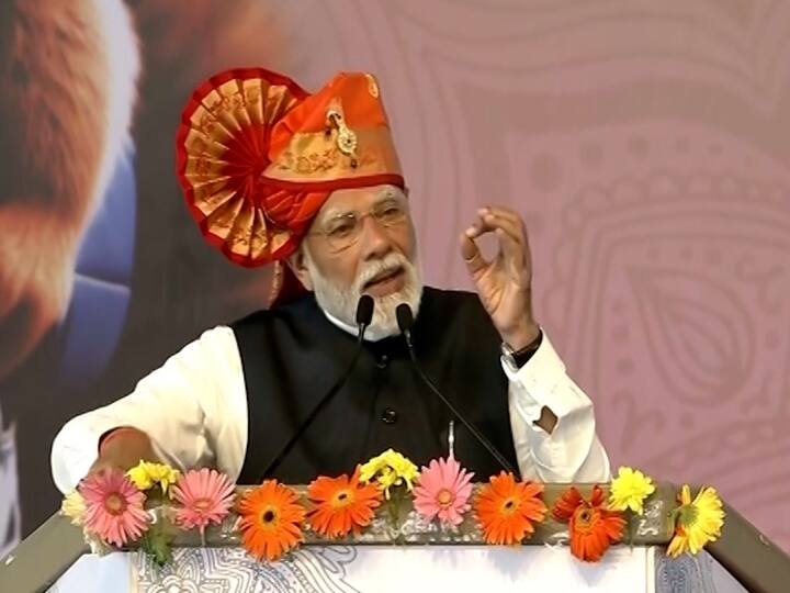 स्वामी विवेकानंद म्हणायचे, भारताची आशा ही भारताच्या युवकांच्या बौद्धिकतेवर, त्यांच्या विचारावर अवलंबून आहे. या दिग्गजांचं मार्गदर्शन आजही प्रेरणादायी आहे.