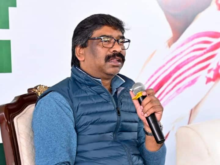 ED questions Jharkhand CM Hemant Soren for over 8 hours in Money laundering case ఈడీ ఎదుట జార్ఖండ్‌ సీఎం, ఆ కేసులో సుదీర్ఘంగా విచారణ