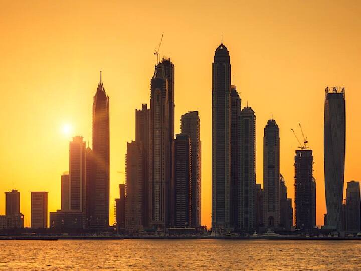 Dubai Tour: दुबई की लग्जरी लाइफस्टाइल को करीब से देखने के लिए आप आईआरसीटीसी के शानदार टूर पैकेज में बुकिंग करवा सकते हैं.
