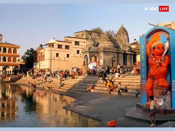 रामकुंड -  रामकुंड नासिक के प्रमुख मंदिरों में से एक माना जाता है. पौराणिक मान्यता के अनुसार इसी कुंड में श्रीराम ने अपने पिता का अंतिम संस्कार किया था, साथ ही भगवान राम ने यहां स्नान किया था। तभी से इसे रामकुंड कहा जाता है. 22 जनवरी को अयोध्या रामलला की प्राण प्रतिष्ठा से पहले पीएम नरेंद्र मोदी का आज यहां आना विशेष महत्व रखता है.